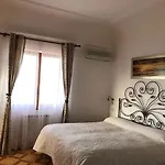 לינה וארוחת בוקר Il Grappolo 3*