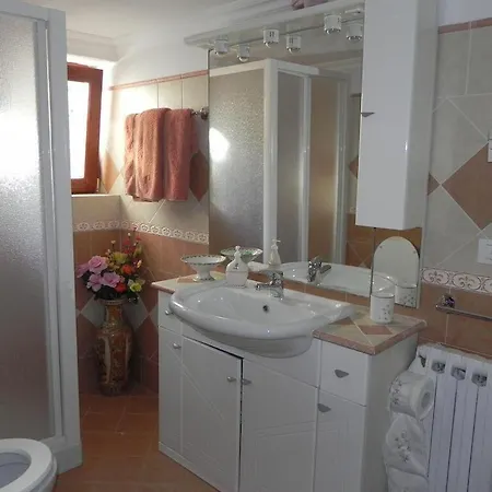 Il Grappolo Oda ve Kahvaltı 3*